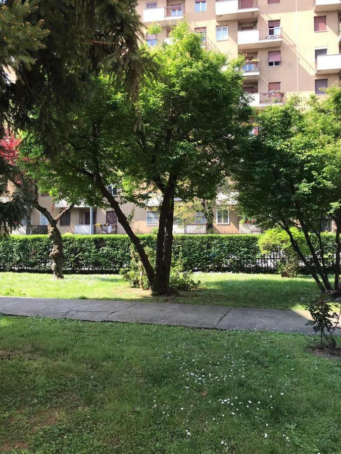 Bright Flat With Shared Garden Lägenhet Milano Exteriör bild